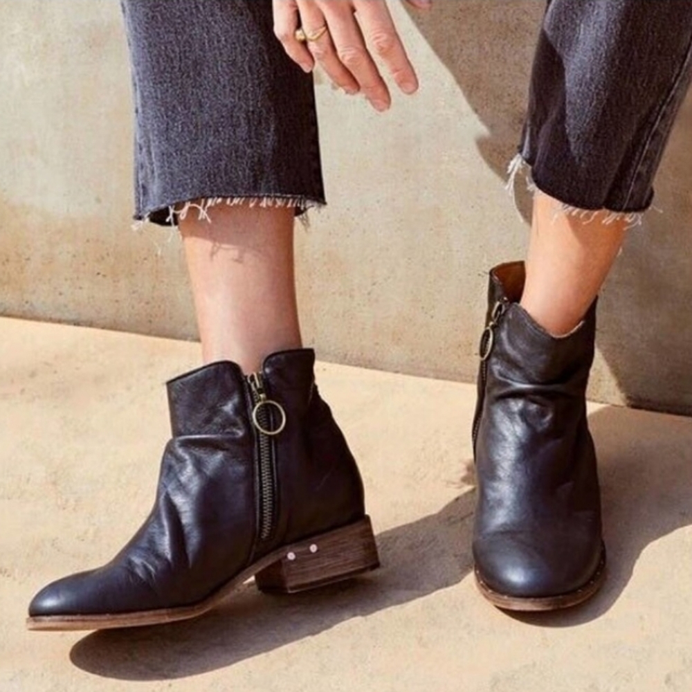 Beek | Quail Leather Ankle Boot in Black Size 9
